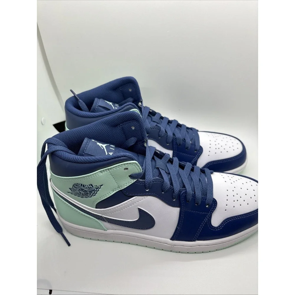 Nike jordan mid